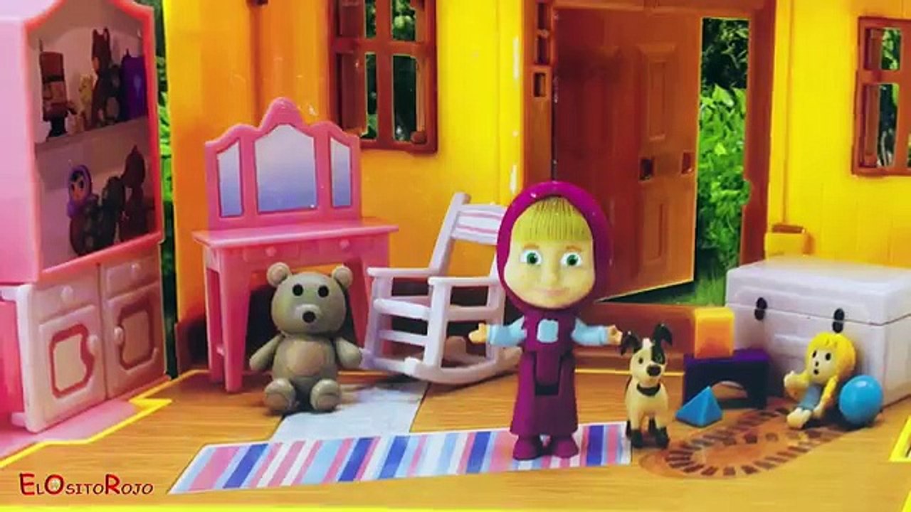 MASHA Y EL OSO - CASA DE MASHA CON LA PARTE TRASERA QUE ABRE MUEBLES Y TOCADOR CON ESPEJO DE SIMBA