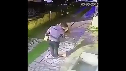 Balona rövaşata atamayan adamdan sonra; 'karton sektiren' yeni yetenek