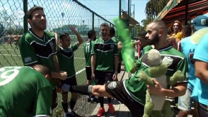 Brezilya&#39;da eşcinsel futbol turnuvası düzenlendi