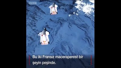 &#39;Wingsuit&#39; giyen iki paraşütçü, dağdan atlayıp uçağa bindi!