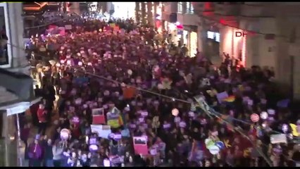 25 Kasım: Kadınlar şiddeti protesto için sokağa çıktı