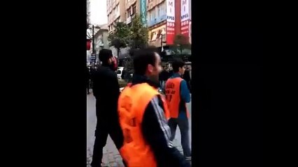 Zafer Çağlayan&#39;a maskeli protesto: Siz gidin mali şube gelsin!