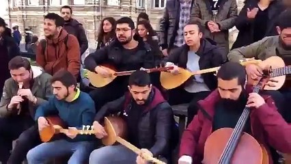 Öğrencilerden &#39;müzik haramdır&#39; bildirisine müzikli cevap