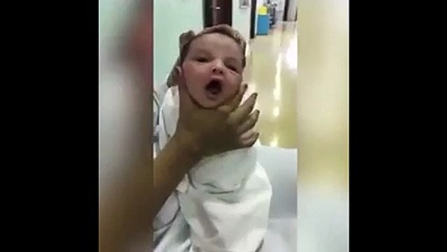 Bunu yapan hemşire: Yeni doğan bebekle böyle oynadılar!