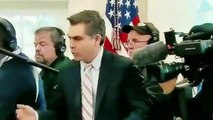 Trump, CNN muhabirini ofisinden kovdu!