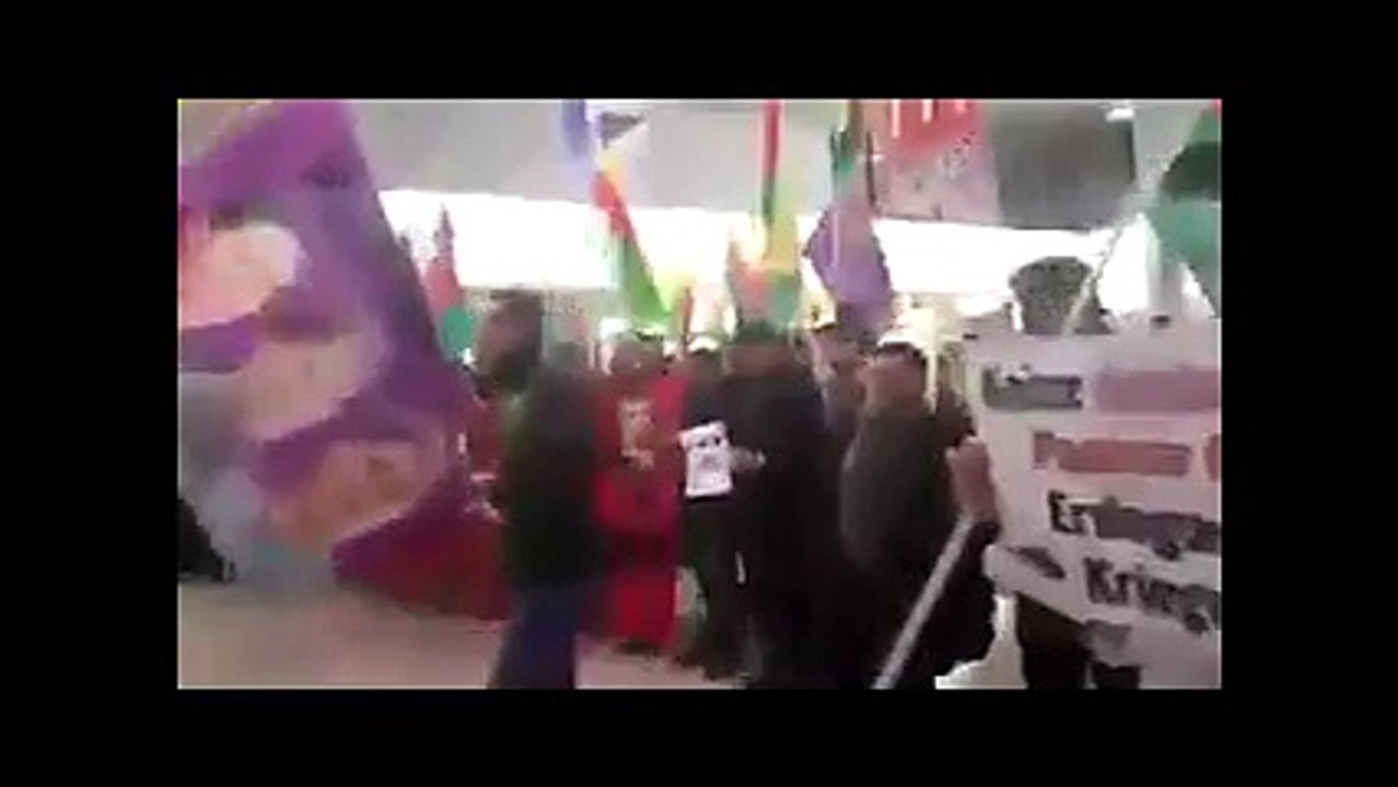 Almanya'da havalimanında 'Afrin' kavgası: 180 kişi birbirine girdi