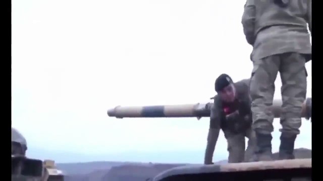 Muhabir: İstikamet neresi? Asker: Kızılelma Muhabir: Ailene ne söylemek istersin? Asker: Beklemesinler...