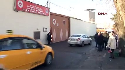 "Şov yapıyor" denilen Seren Serengil cezaevinden çıktı