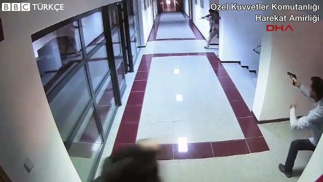 15 Temmuz'da Özel Kuvvetler Komutanlığı'nda darbe girişimine katılan askerlere müdahale görüntüleri ortaya çıktı