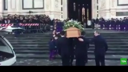 Binlerce İtalyan, Astori için Santa Croce Meydanı&#39;na akın etti