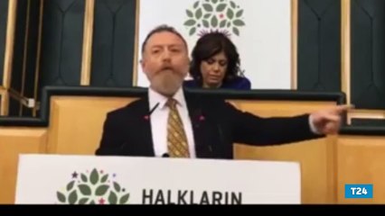 HDP&#39;li Sezai Temelli: Kalkmış Kürt halkına kurt işareti yapıyor