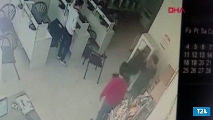 Okula gitmeyip, internet kafede oyun oynayan çocuğunu dövdü