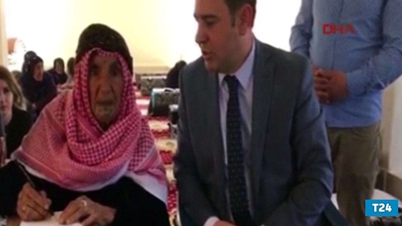 109 yaşında okuma yazma öğreniyor