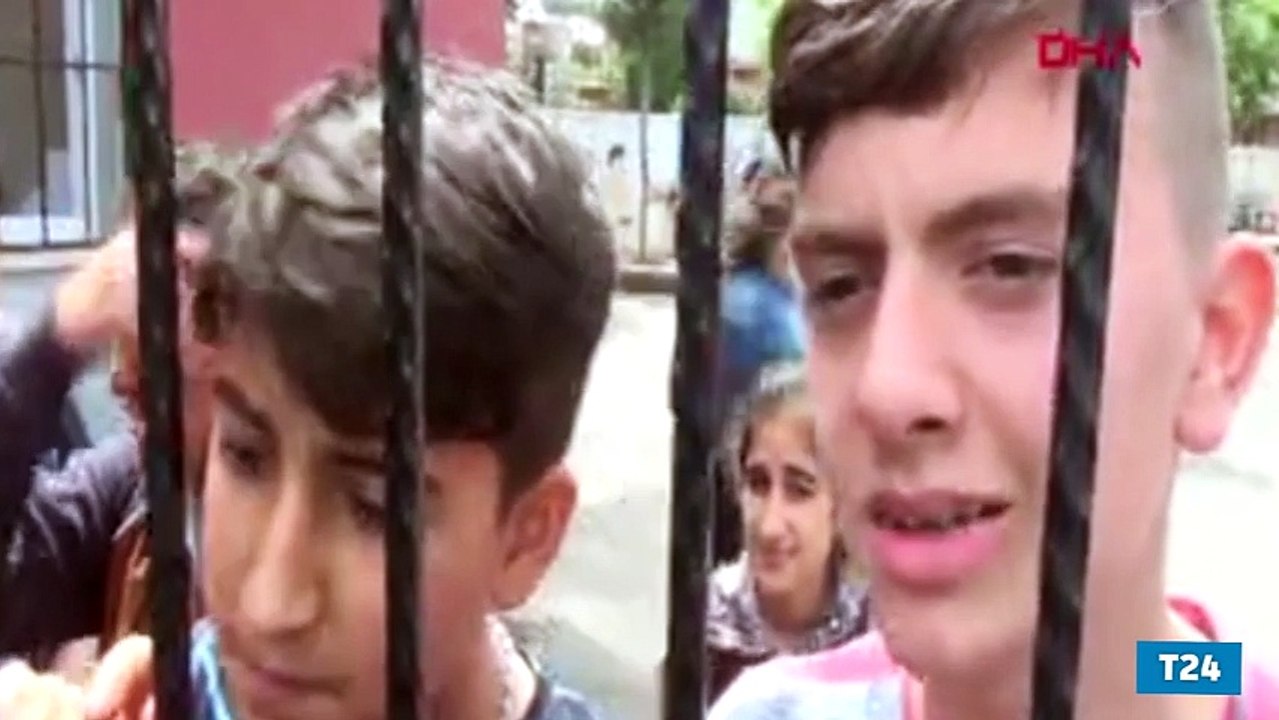 Ortaokul öğrencisi, okuldan kaçmasına engel olan müdür yardımcısını bıçakladı