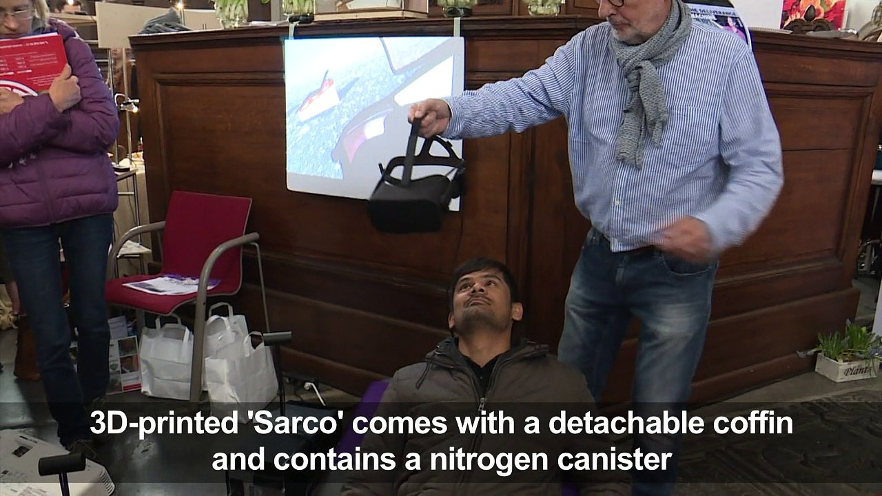 Suicide machine draws crowds at Amsterdam funeral show