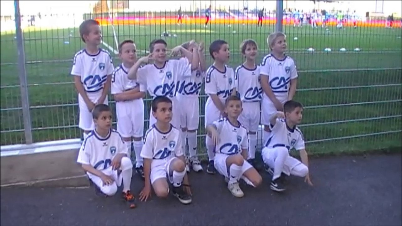 U9 du FC Vezezoux, Escorts Player pour Clermont Foot / Niort. Avril 2018