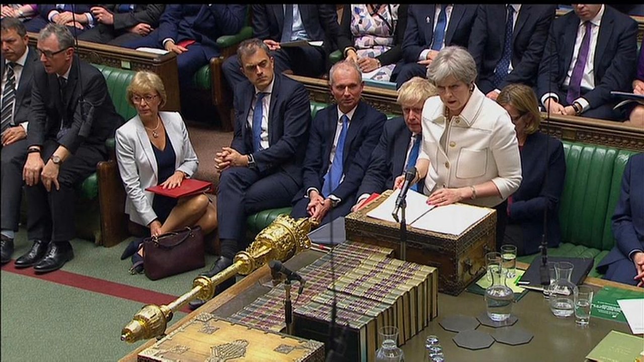 May verteidigt Militärschlag vor dem - nicht gefragten - Parlament