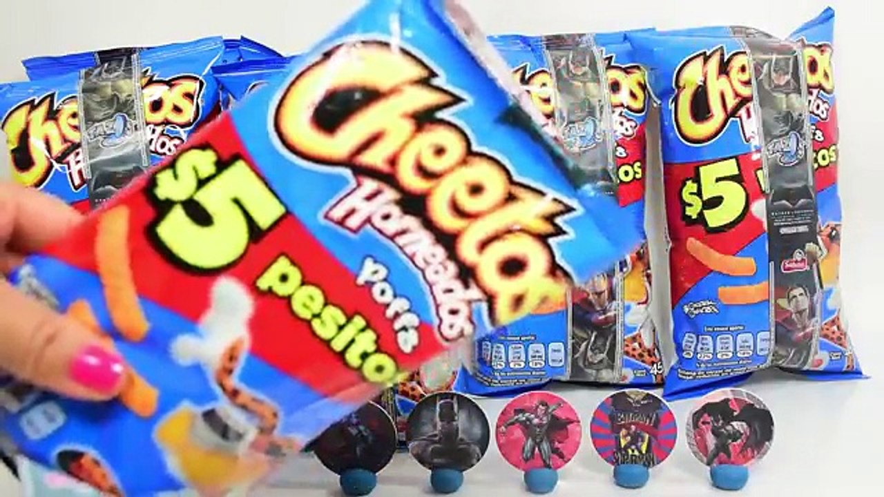 Tazos de Batman vs Superman en Cheetos Horneados | JuguetesYSorpresas