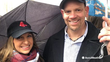 Couple gets engaged at Boston Marathon