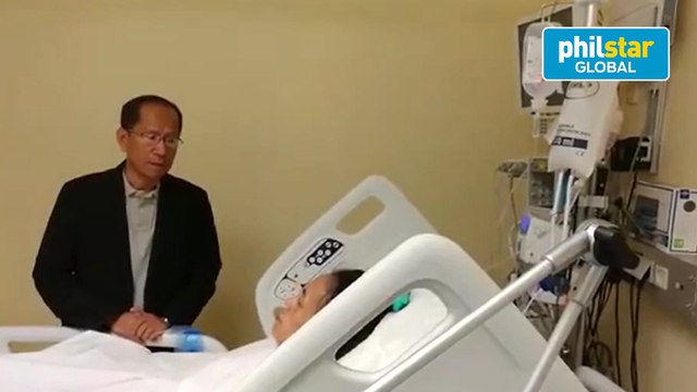 Consul General Edgar Badajos visits OFW Agnes Mancilla at the hospital in Saudi Arabia