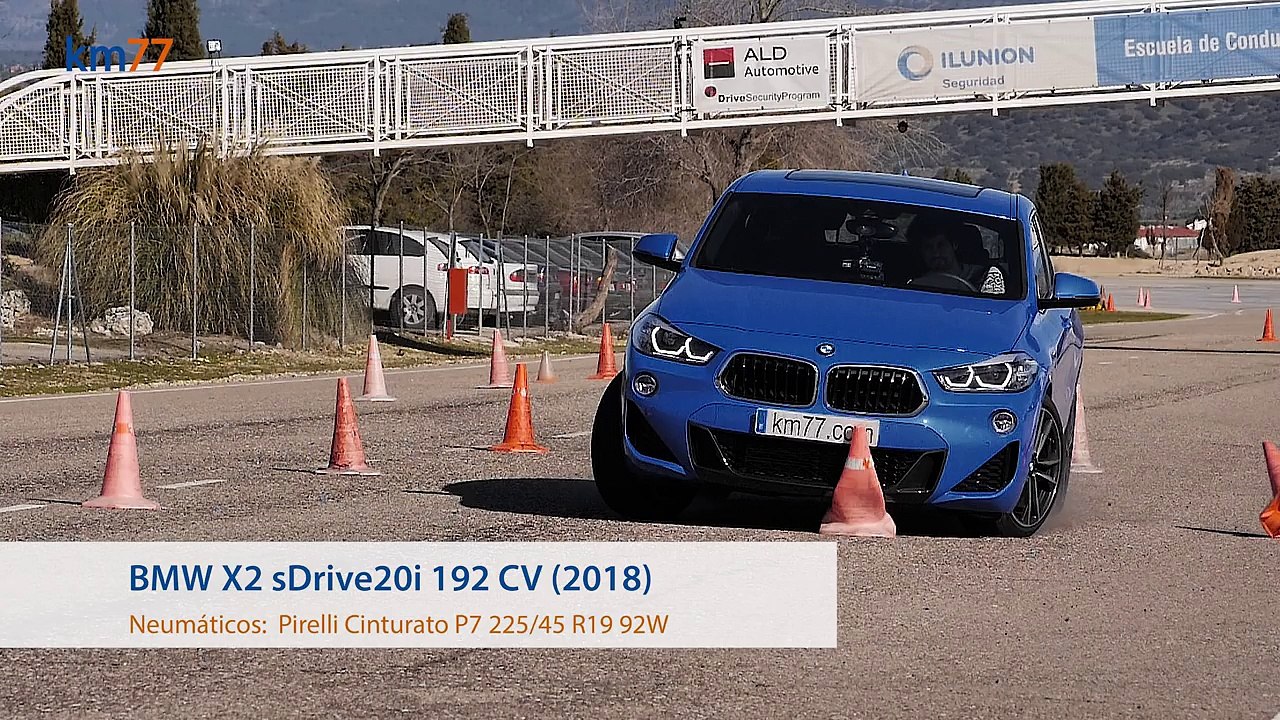 BMW X2 (2018) - Maniobra de esquiva (moose test) y eslalon | km77.com