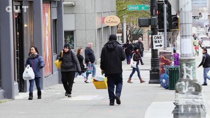 HOW MANY PEOPLE WILL RANDOMLY PLAY HOPSCOTCH ON THE STREET?