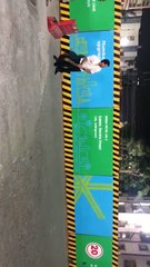 தெருவில் இறங்கி கிரிக்கெட் விளையாடிய சச்சின்- வீடியோ