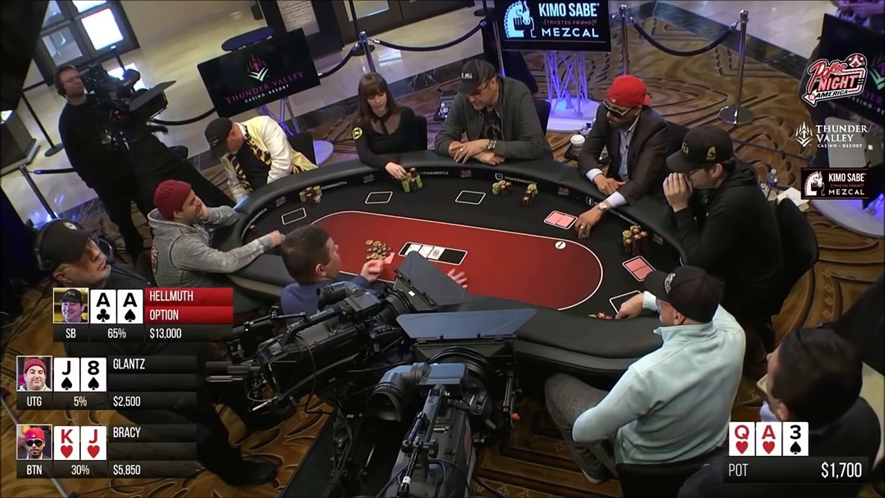 Phil Hellmuth loses a big pot with a Mega Hand