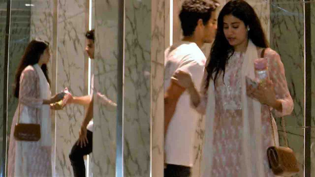 Jhanvi Kapoor SPOTTED with Ishaan Khattar at Dhadak director Shashank Khaitan's house | FilmiBeat