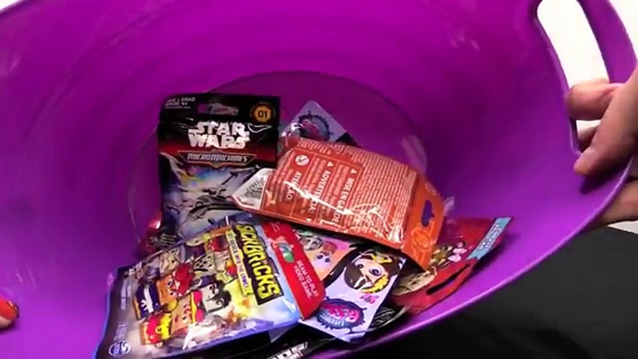 Blind Bag Battle #22 - Supersized Battle! LPS, Star Wars, Puppy In My Pocket | Bins Toy Bin