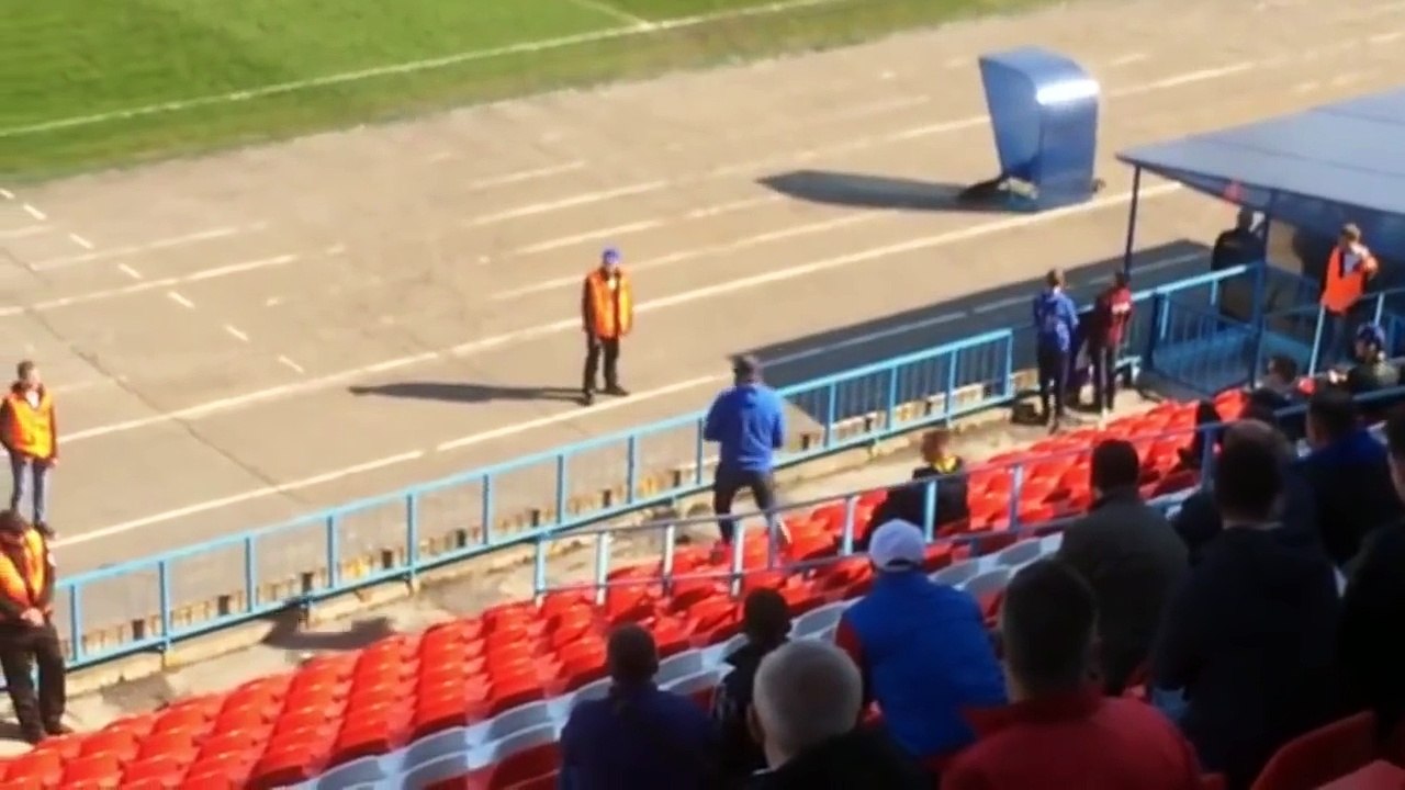 Rus Taraftar Sahaya Horoz Attı