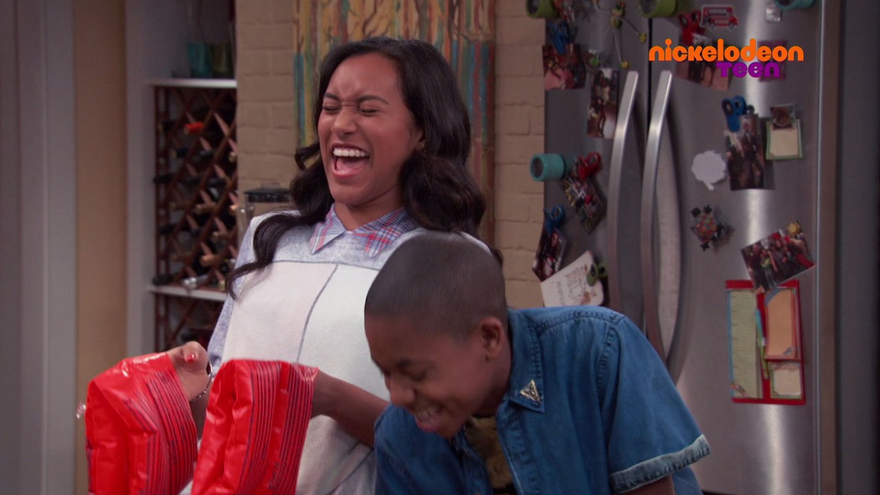 L'Apprentie Maman | L'apprentie nageuse | Nickelodeon Teen