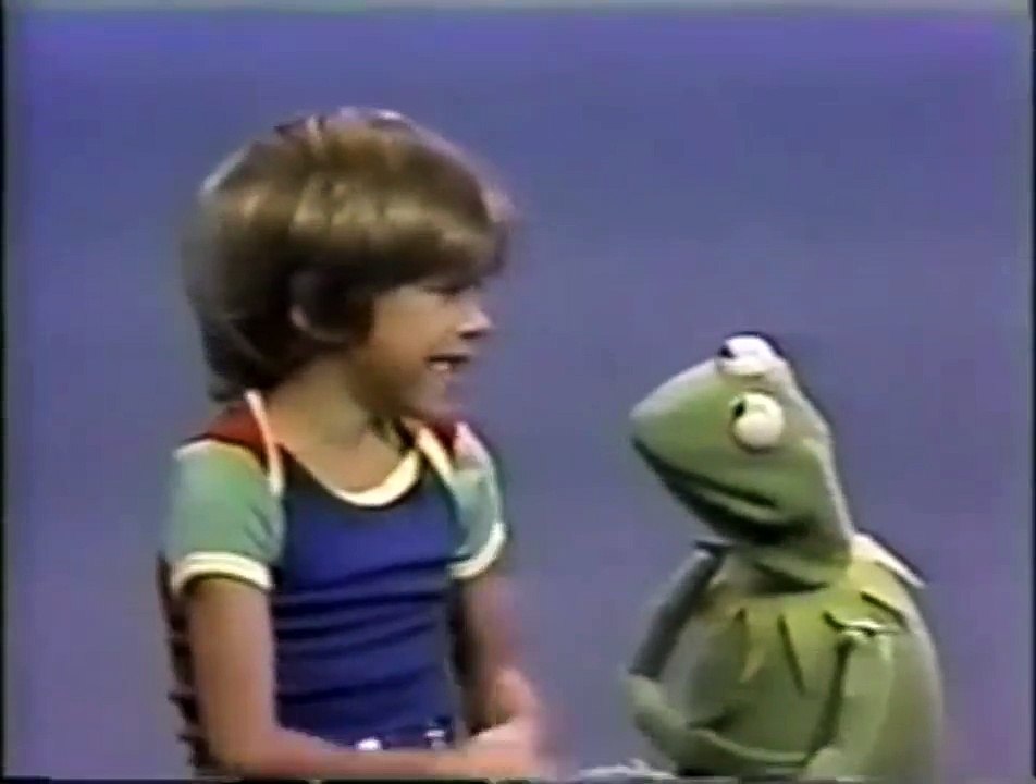 Classic Sesame Street - Kermit and Kimberly Discuss Same and Different