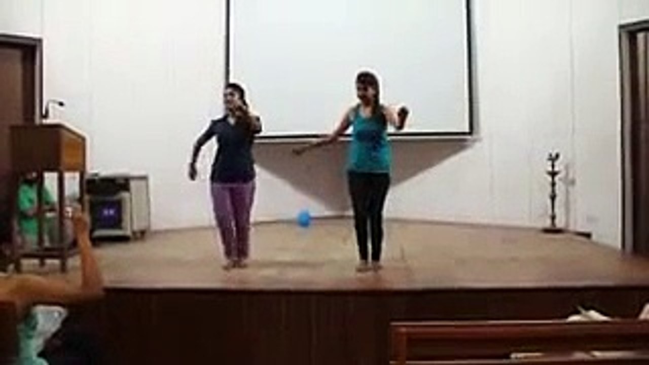 Cute Girls Dancing on Beautiful Hindi Song