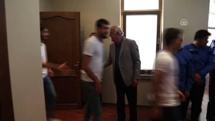 Şampiyonlar Başkan Dingil'i Ziyaret Etti