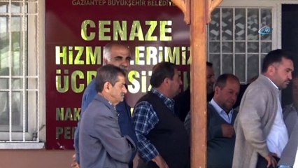 Sağlık kontrolüne getirildiği sırada silahlı saldırıya uğrayan zanlı hayatını kaybetti