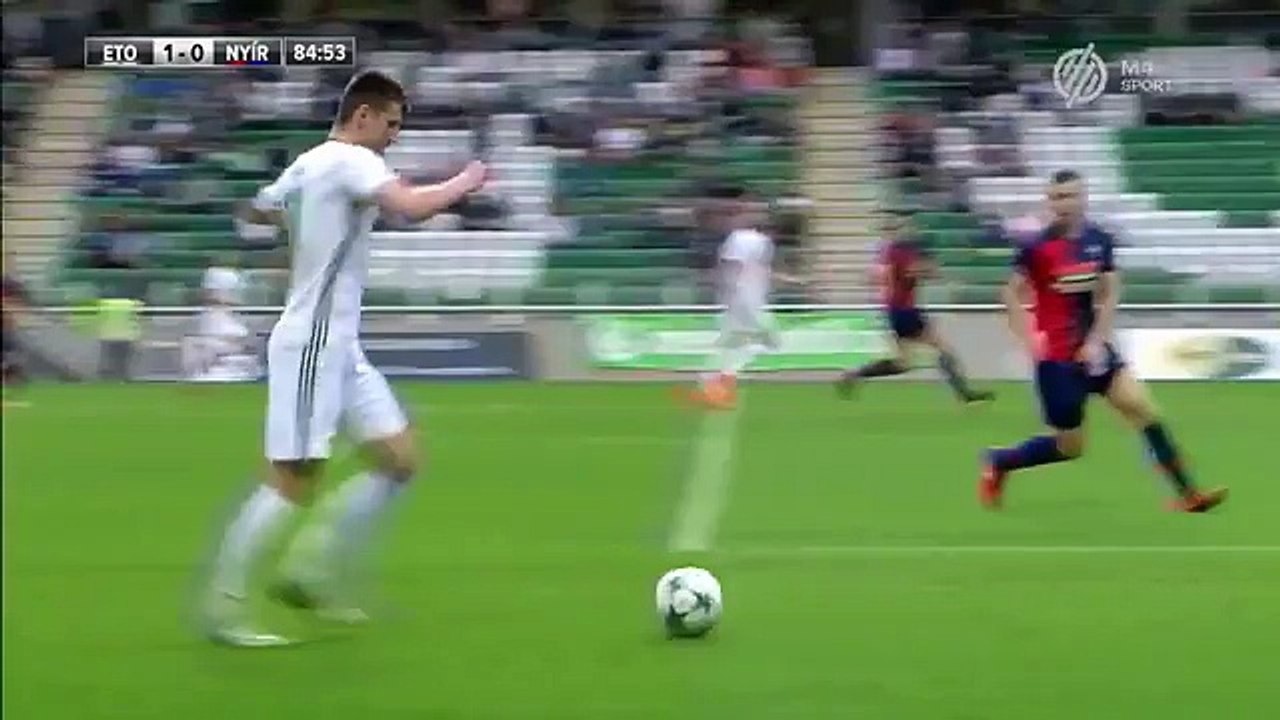 VÍDEO: Quando três colegas de equipa se lesionam no mesmo lance