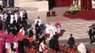 Benedicto XVI llega a San Pedro para beatificación de Pablo VI