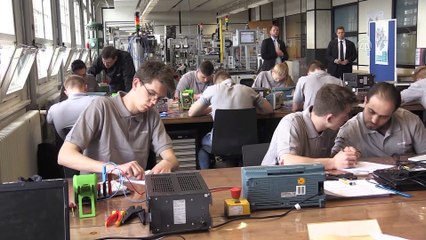 Enerji Bakanı Albayrak Siemens Eğitim Merkezi'ni ziyaret etti - BERLİN