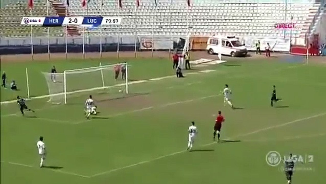 VÍDEO: marca e vai à bancada aplaudir junto a adepto do Sporting