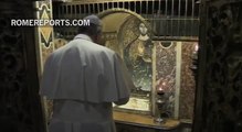 Francisco reza en las grutas vaticanas por los Papas difuntos