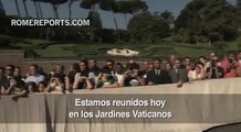 Benedicto XVI y el Papa Francisco inauguran juntos una estatua en los Jardines Vaticanos