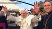 Emoción en San Pedro al decirle adiós al Papa cuando sobrevolaba Roma