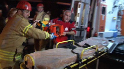 E-5'te metrobüs yoluna girmeye çalışan adam kazaya neden oldu: 4 yaralı