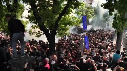 전 대통령을 총리로 선출...아르메니아 시위 확산 / YTN