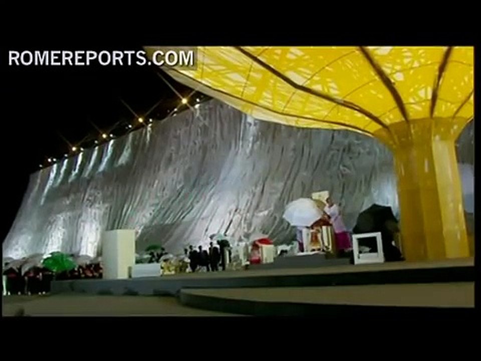 Guido Marini explica cómo vivió el Papa el chaparrón de la JMJ Madrid 2011