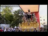 El Papa participa con los jóvenes en un Vía Crucis con esculturas de la Semana Santa española