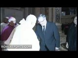 El papa le da la bienvenida a lideres internacionales durante la beatificación