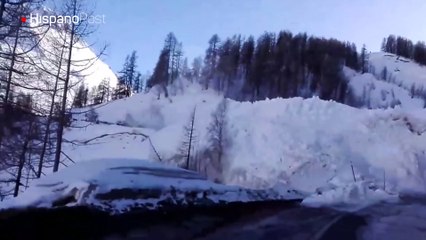 Unos amigos franceses registraron una enorme avalancha de nieve