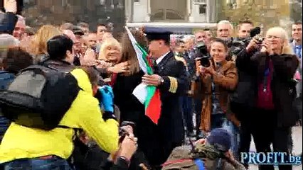 What does the largest passenger airplane in the world look like